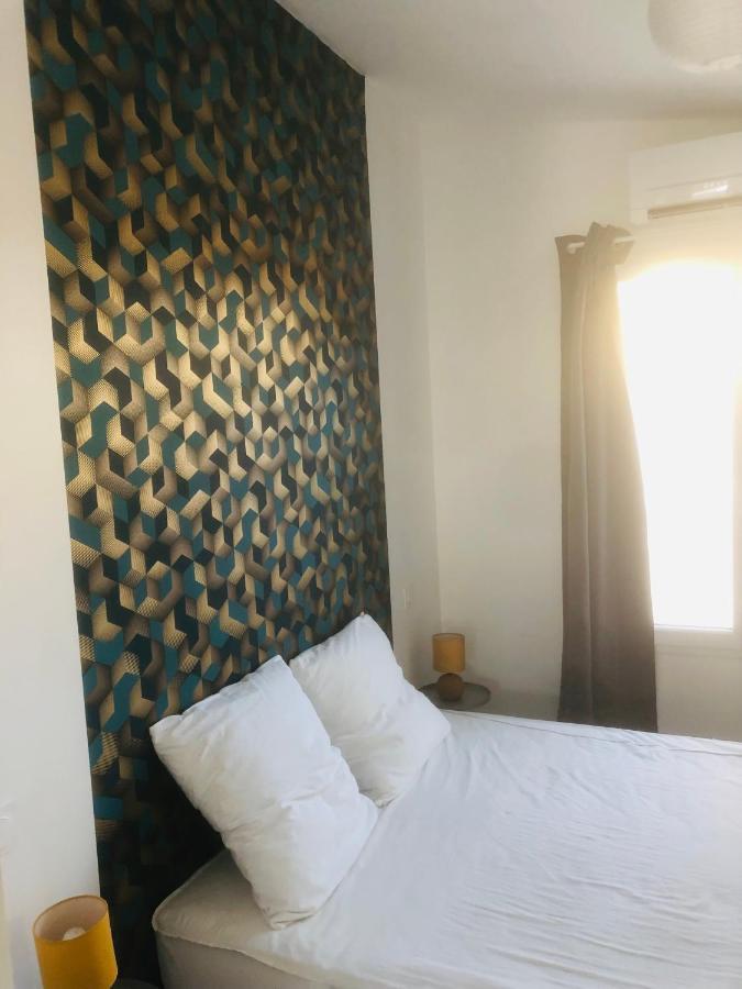 Maisonnette Climatisee Refaite A Neuf Avec Parking A 300m De La *